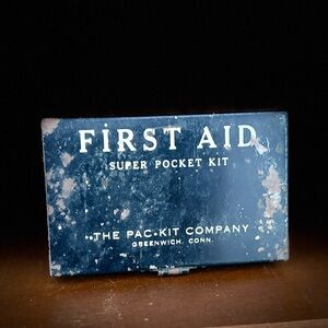 Vintage First Aid Super Pocket Kit #747 Pac-Kit Company Greenwich CT Metal Tin